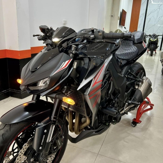 Z1000 ABS đklđ 2021 nguyên zin bao check Hãng  Odo chuẩn: 8k mấy km (mua tại nhà khách bao check)