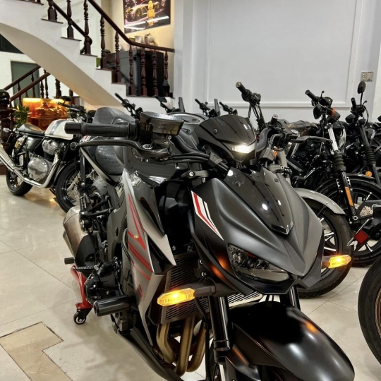 Z1000 ABS đklđ 2021 nguyên zin bao check Hãng  Odo chuẩn: 8k mấy km (mua tại nhà khách bao check)