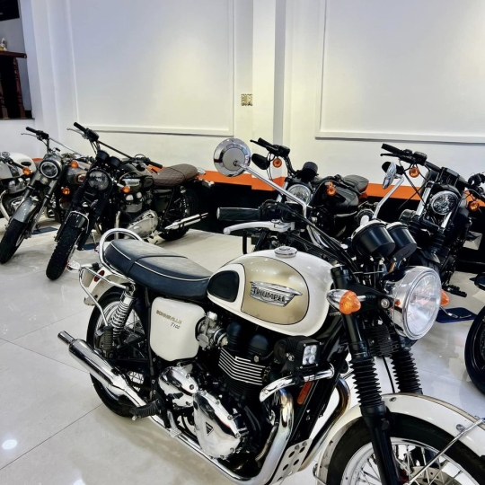 Triumph Bonneville T100 2014 bản UK HQCN zin keng  Odo: 9k miles