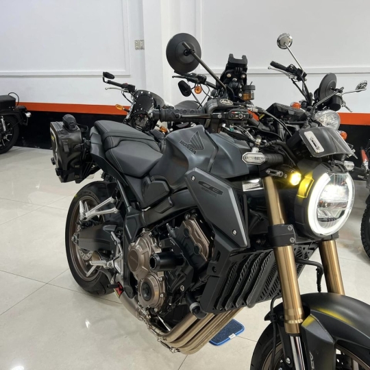 CB650r cuối 2023 BSSG full đồ chơi  Odo lướt: 1800 km