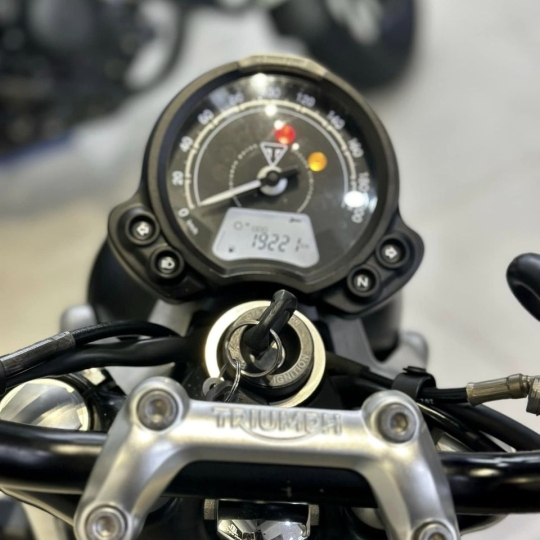 Triumph Street Twin Matt Iron Stone 2019 BSSG chính chủ