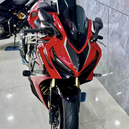 CBR650r 2020 BSTP vô đồ chơi kha khá như hình, máy móc zin chuẩn