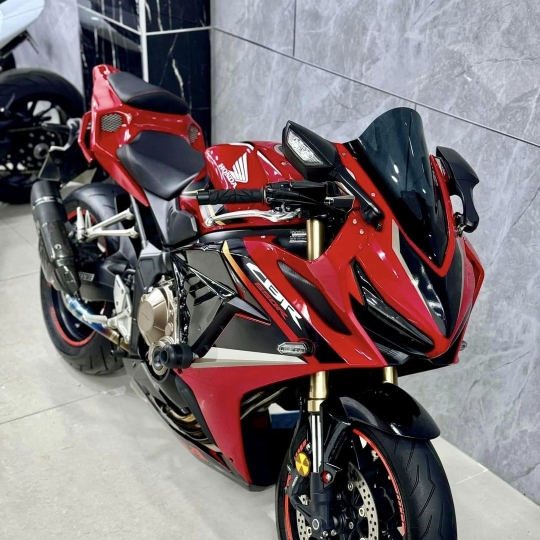 CBR650r 2020 BSTP vô đồ chơi kha khá như hình, máy móc zin chuẩn