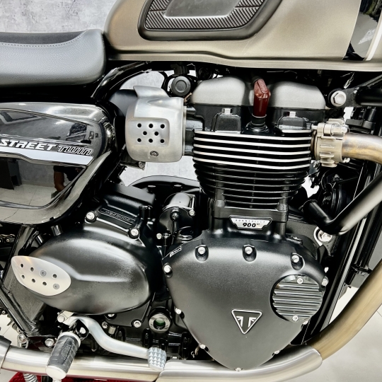 Triumph Street Twin 2019 HQCN BSTP rất mới